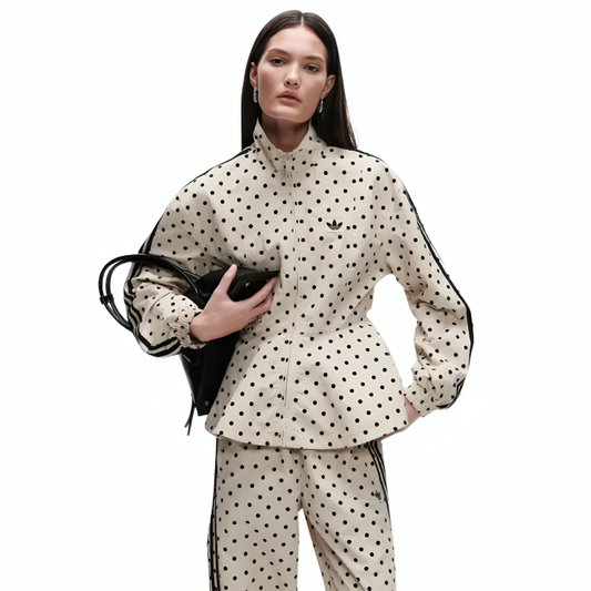 Conjunto deportivo de lunares